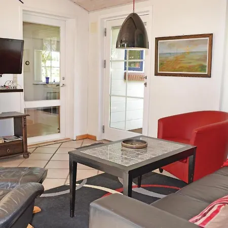 Ribe With Fireplace 09